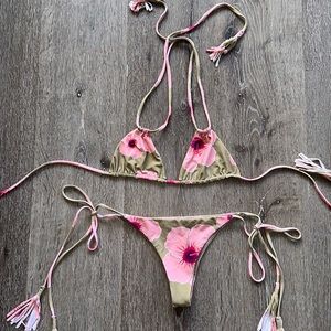 Acacia like new bikini. Small top Medium bottom